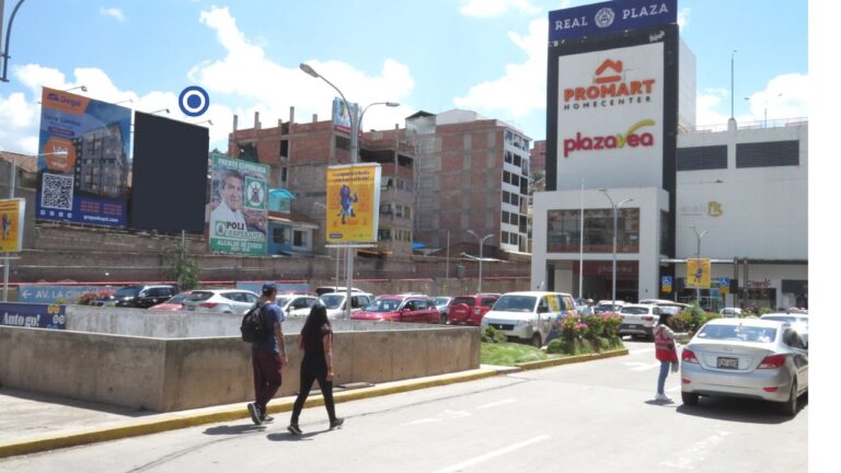 Real Plaza de Cusco-Panel de publicidad
