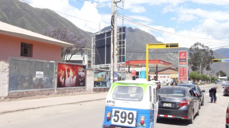 Valla de publicidad en Urubamba Cusco